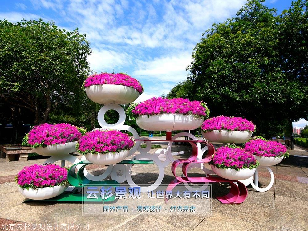 室外大型鐵藝花架 構筑城市戶外立體景觀的藝術與功能